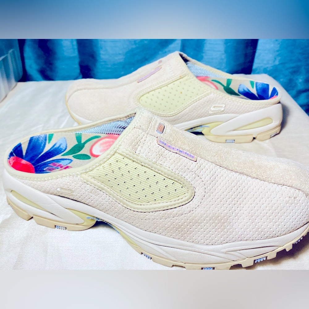 Skechers Sport Slip On Shoes - Women’s Size 9.5 - Preowned